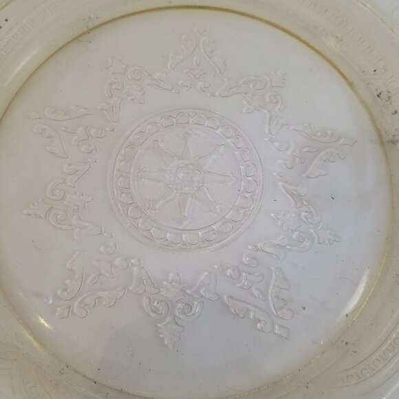 Vintage Federal Amber Glass CakePlate With Embossed Pattern - Picture 2 of 3
